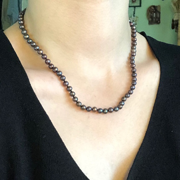 String of purple/brown freshwater pearls with sterling silver clasp - Picture 3 of 3